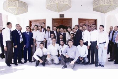 رئيس الجمهورية يتوسط قيادات الجمعيات الشبابية في عدن أمس